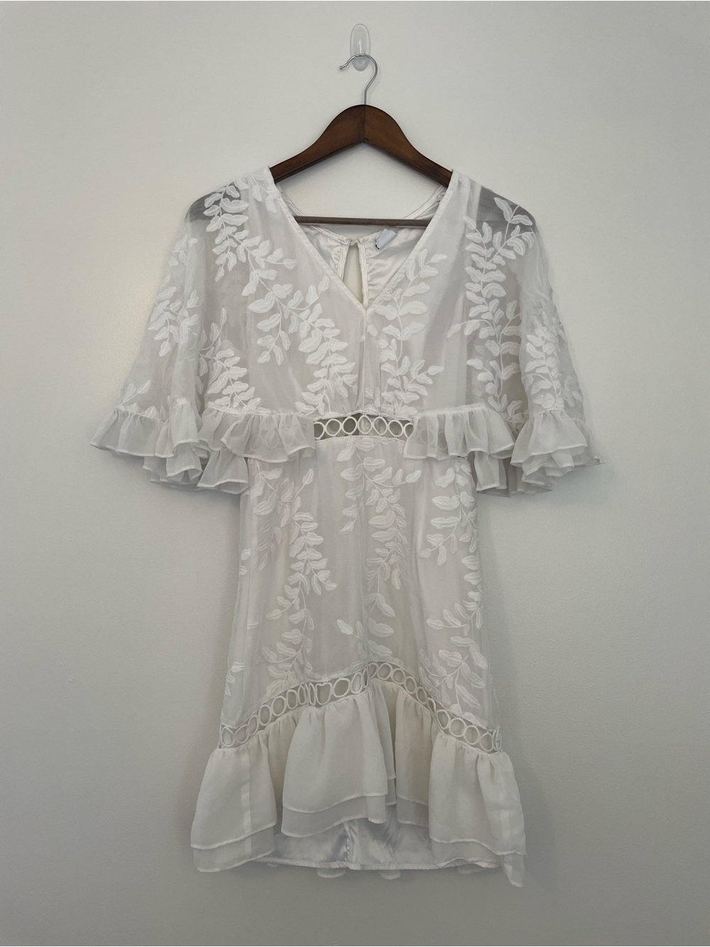 Selfie Leslie Casper White Flutter Sleeve Keyhole Mini Dress